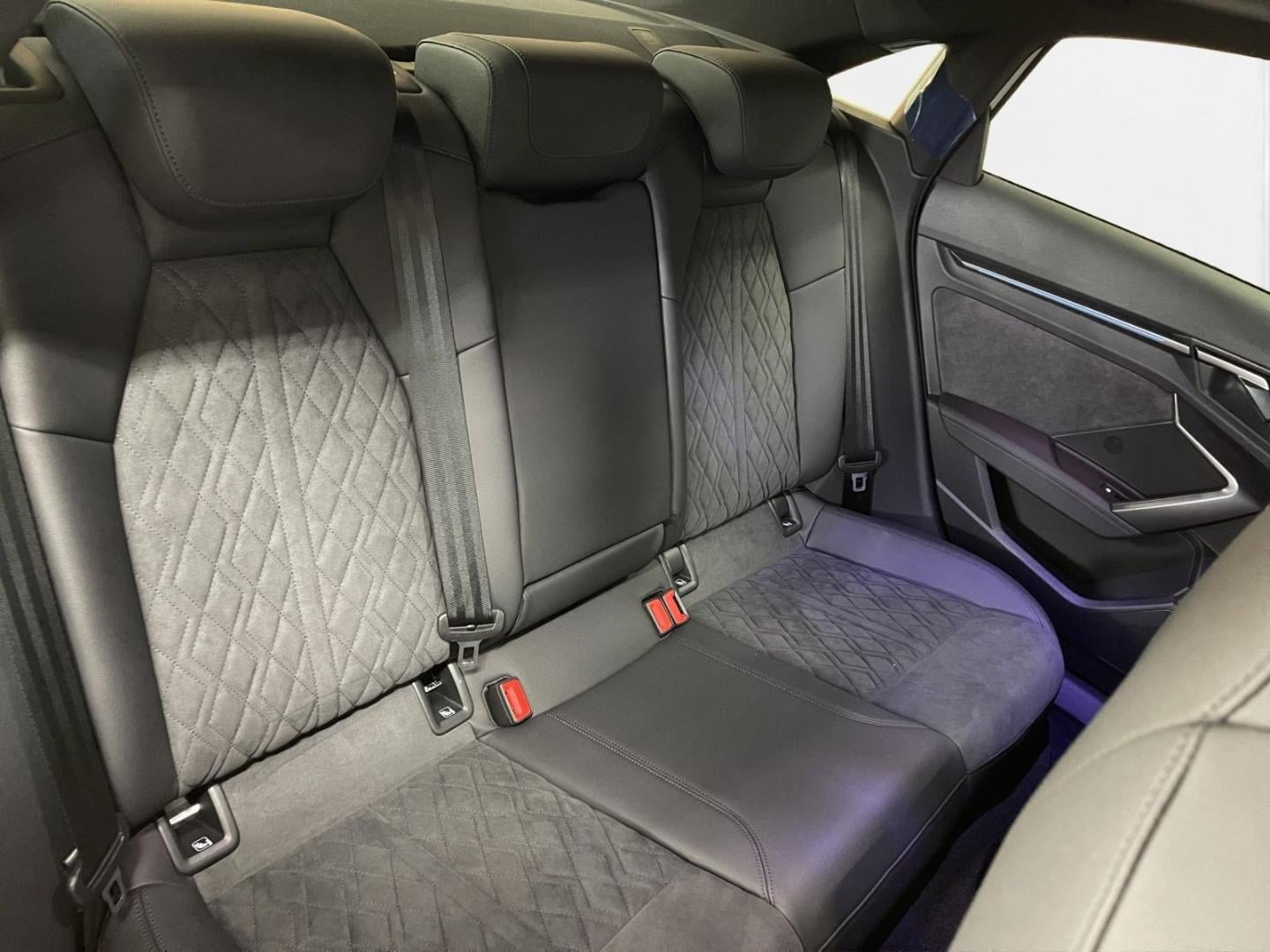 Bild über Audi RS 3 Limousine RS 3 Limousine 294 kW S tronic - für weitere Informationen kontaktieren Sie den Audi Partner
