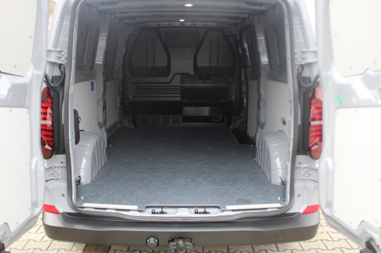 Volkswagen Transporter Kasten langer Radstand – Bild 12