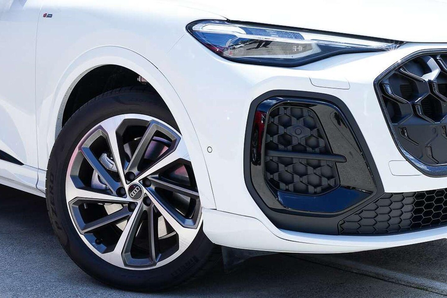 Image about Audi Q5 SUV TDI quattro 150 kW sport