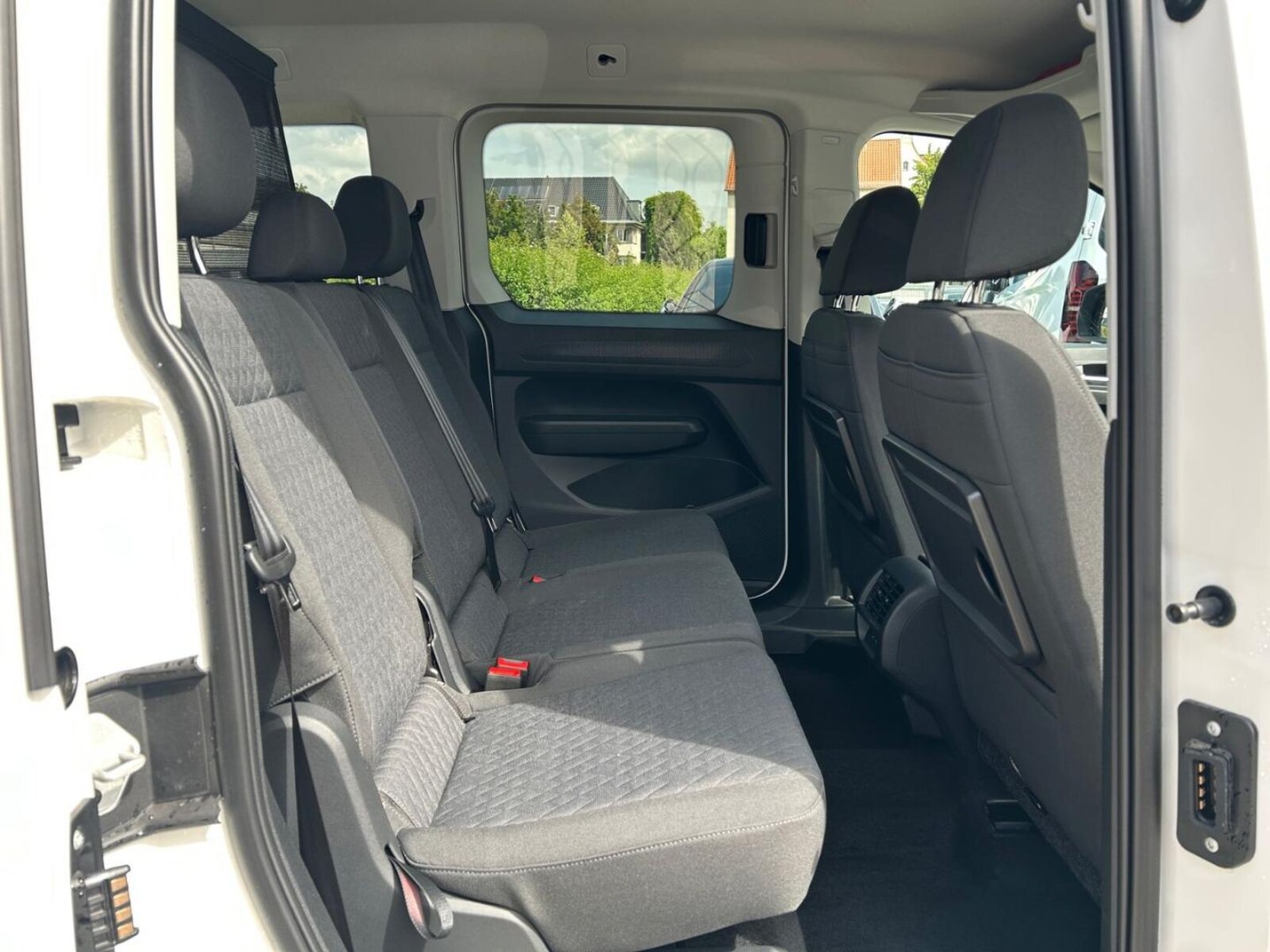 Volkswagen Caddy – Bild 9