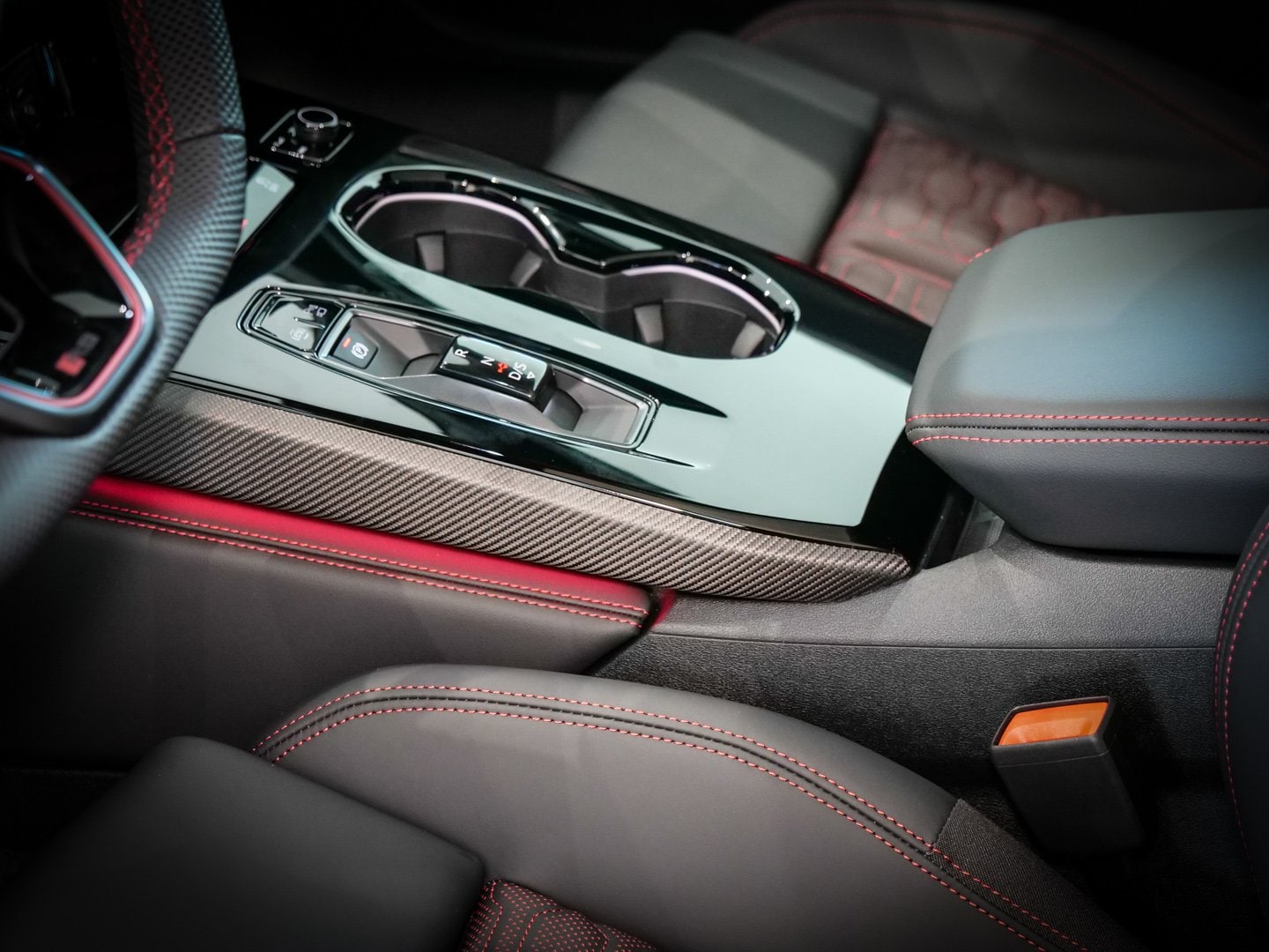 Bild über Audi RS 5 Limousine TFSI quattro 470 kW tiptronic - für weitere Informationen kontaktieren Sie den Audi Partner