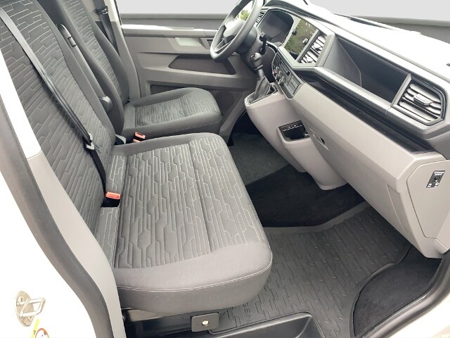 Volkswagen T6.1 Caravelle larger