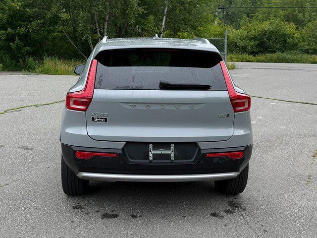 2025 Volvo XC40