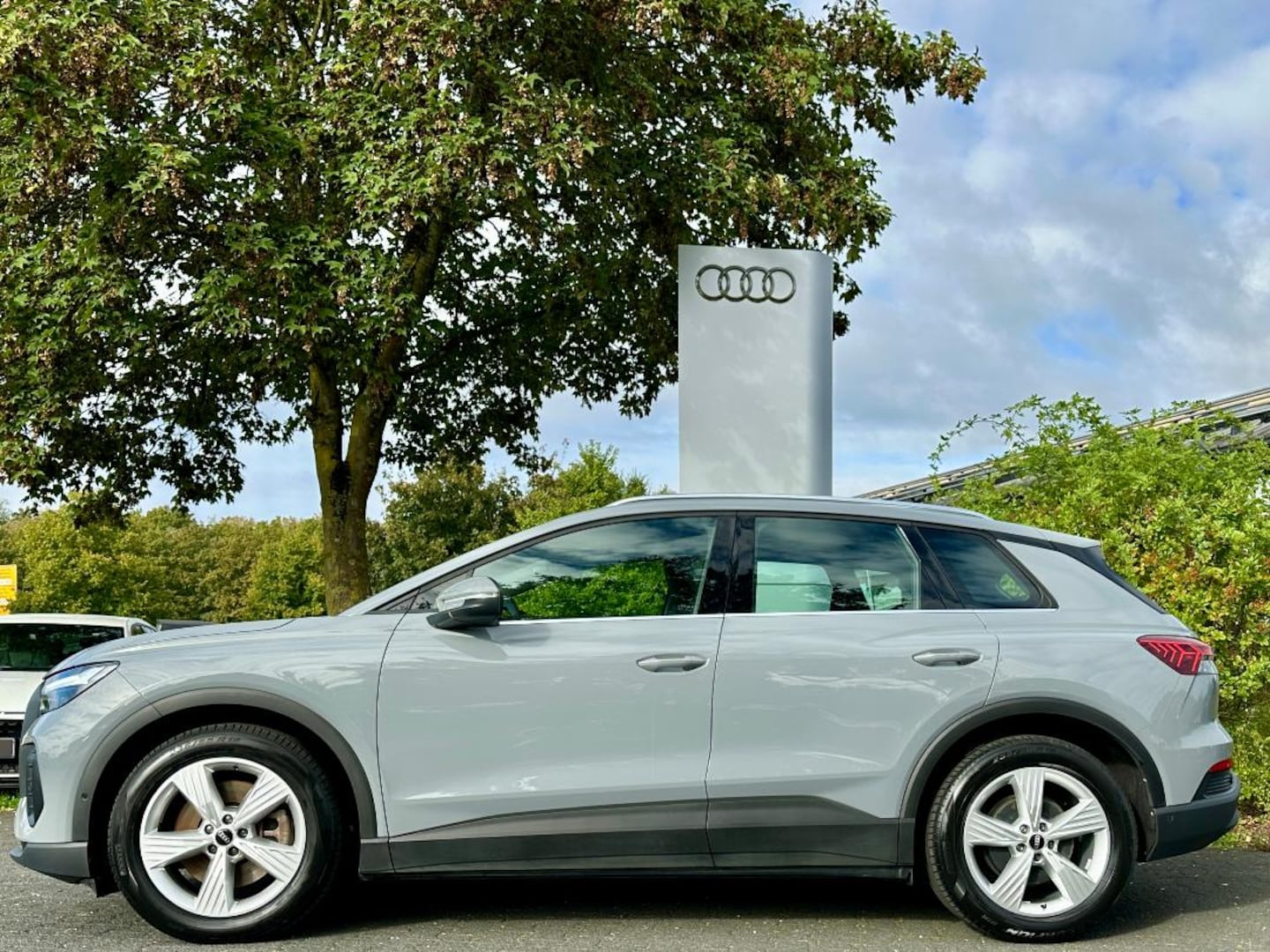 Bild über Audi Q4 e-tron 45 e-tron quattro - für weitere Informationen kontaktieren Sie den Audi Partner