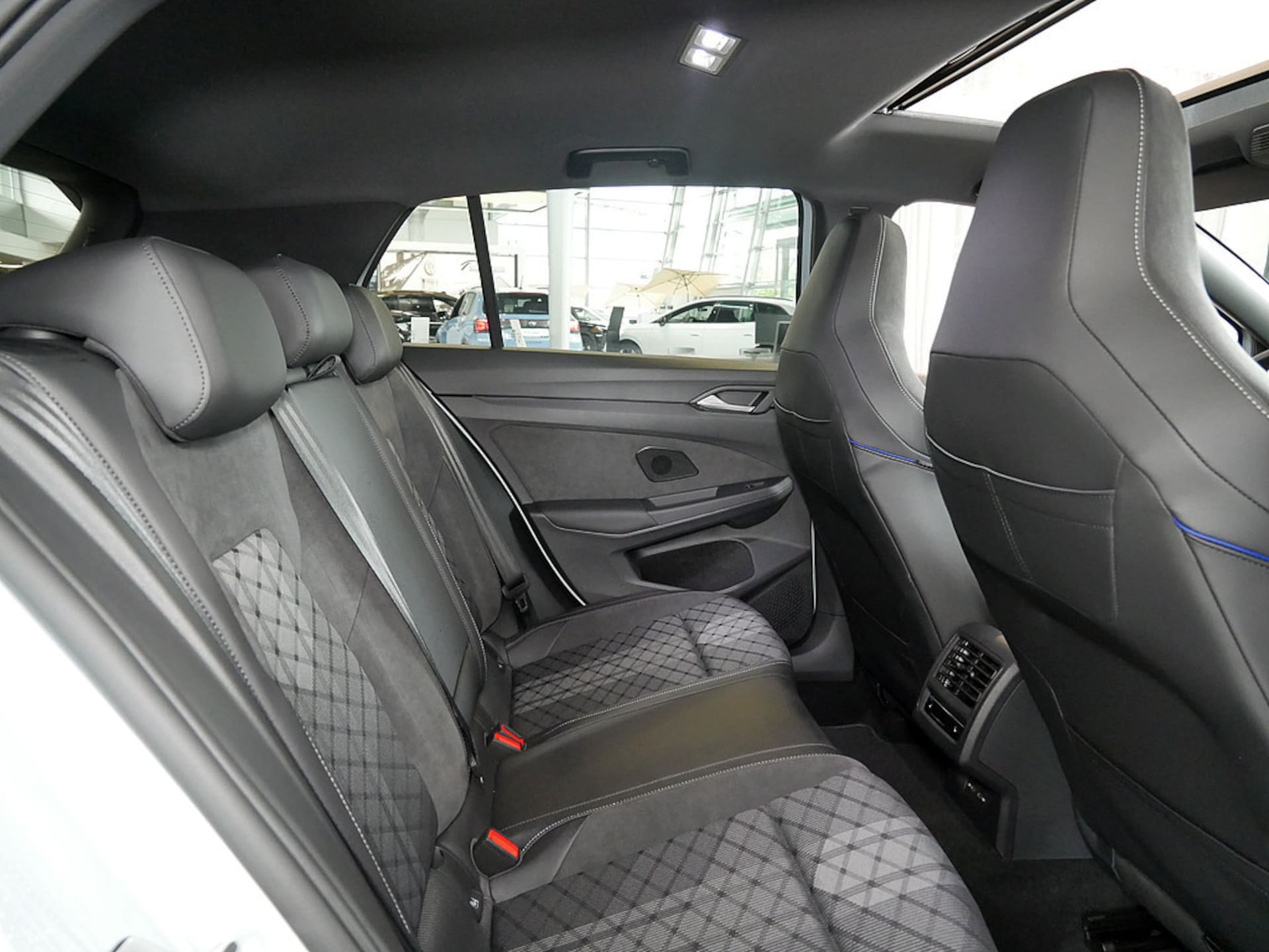 Volkswagen Golf R-Line