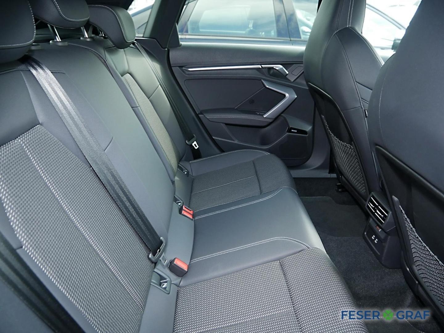 Bild über Audi S3 Sportback TFSI quattro S tronic - für weitere Informationen kontaktieren Sie den Audi Partner