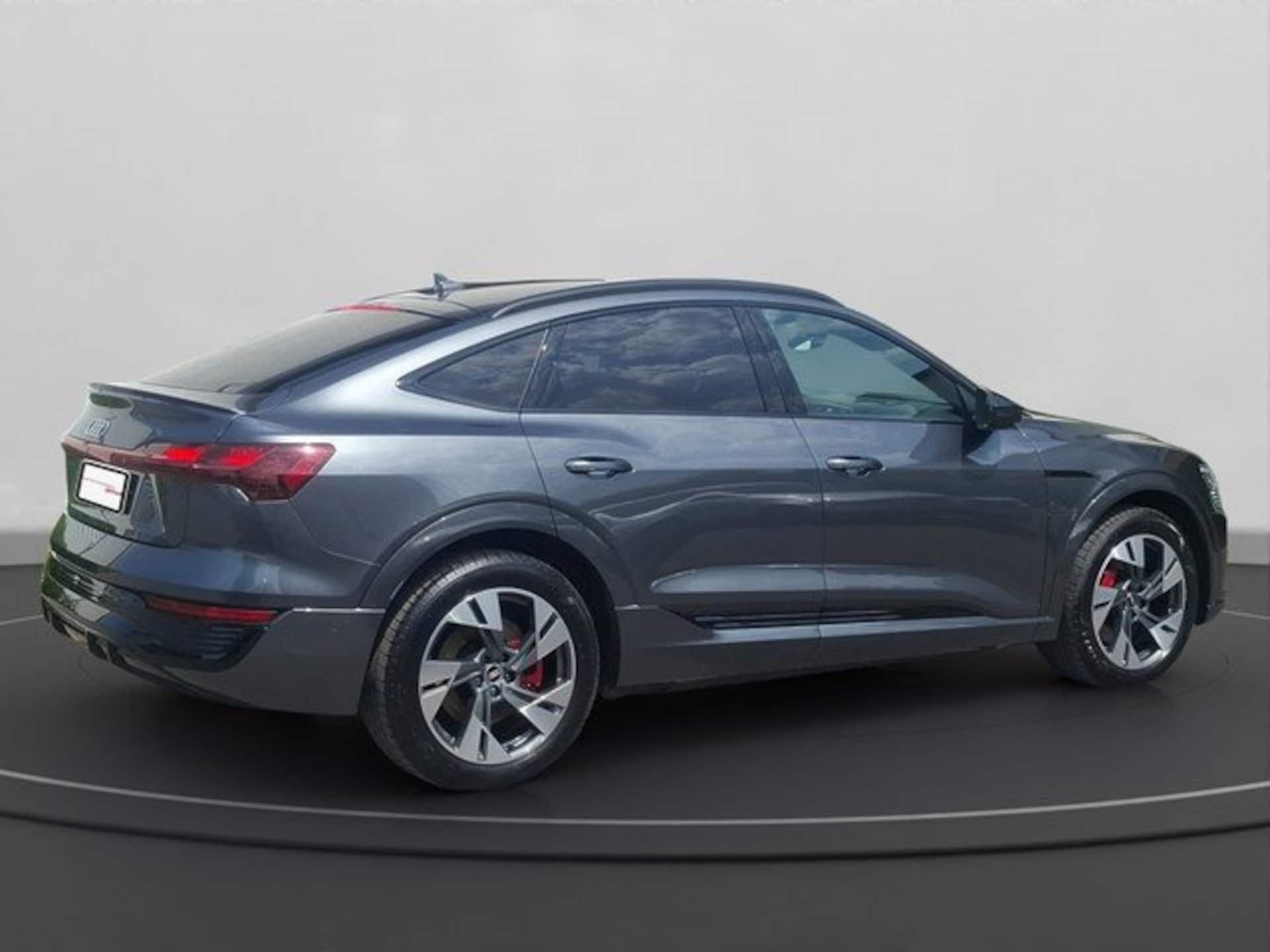 Audi Q8 Sportback e-tron S line