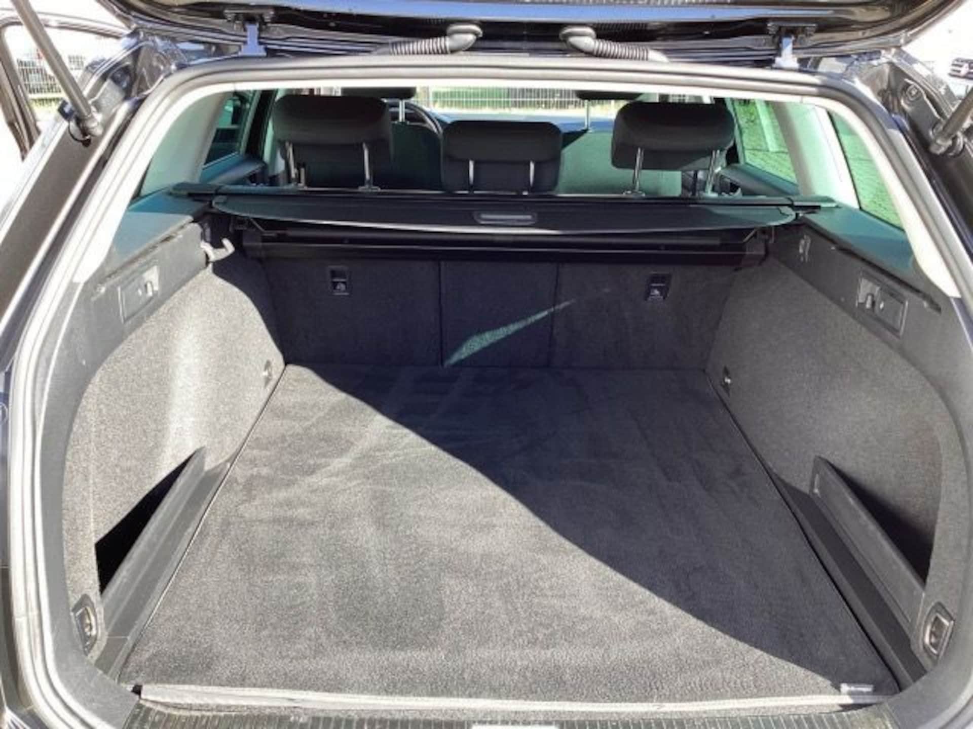 Volkswagen Passat Variant Basis-Modell