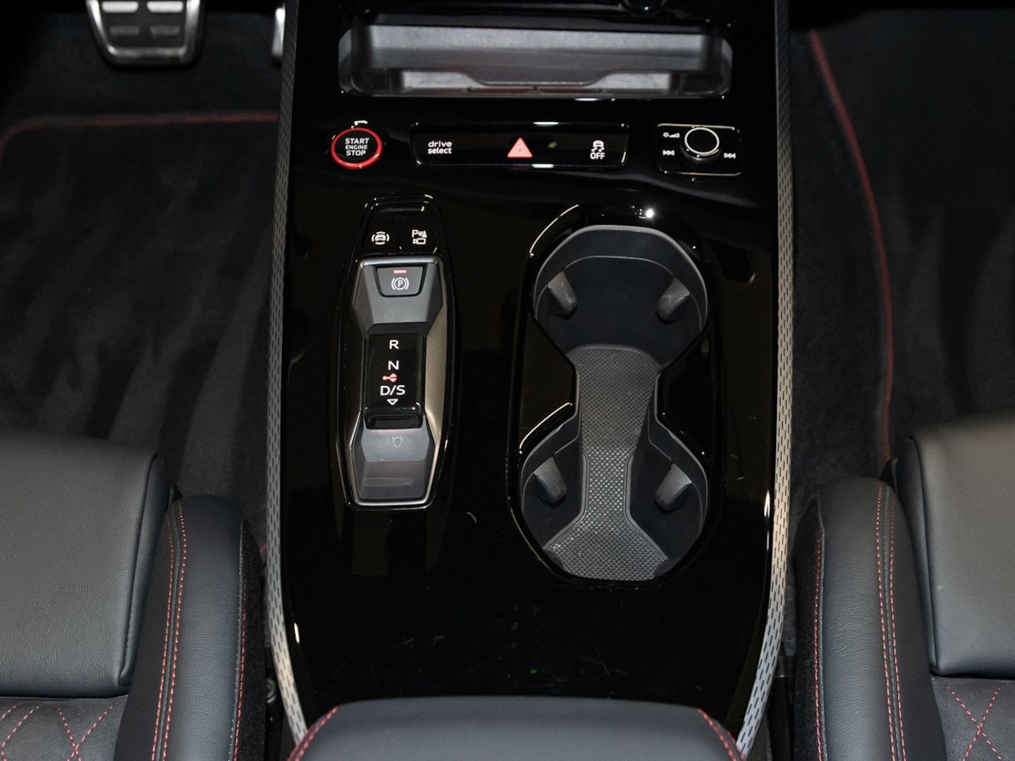 Bild über Audi S5 Avant TFSI 270 kW S tronic - für weitere Informationen kontaktieren Sie den Audi Partner