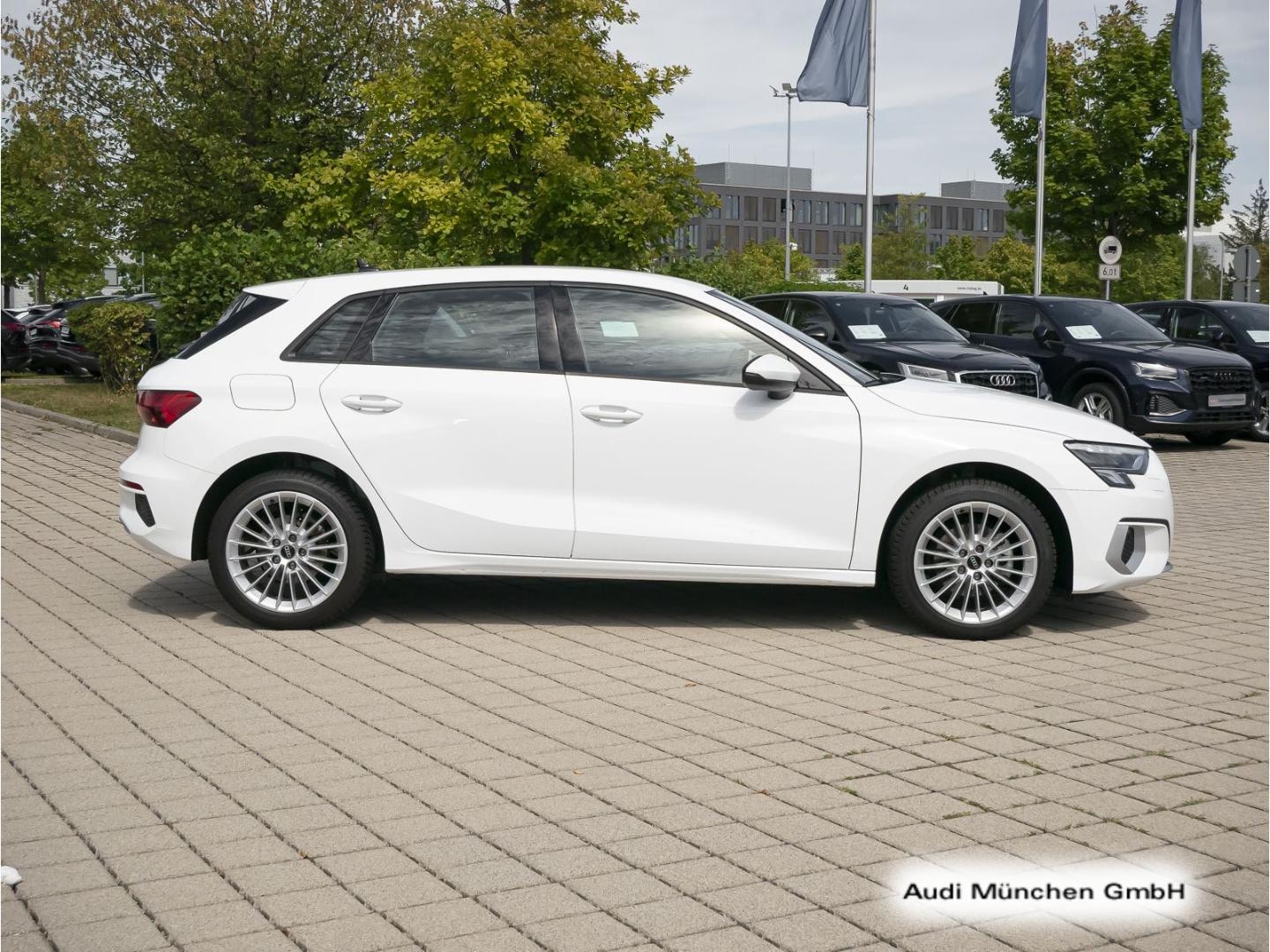 Bild über Audi A3 Sportback advanced 30 TFSI S tronic - für weitere Informationen kontaktieren Sie den Audi Partner