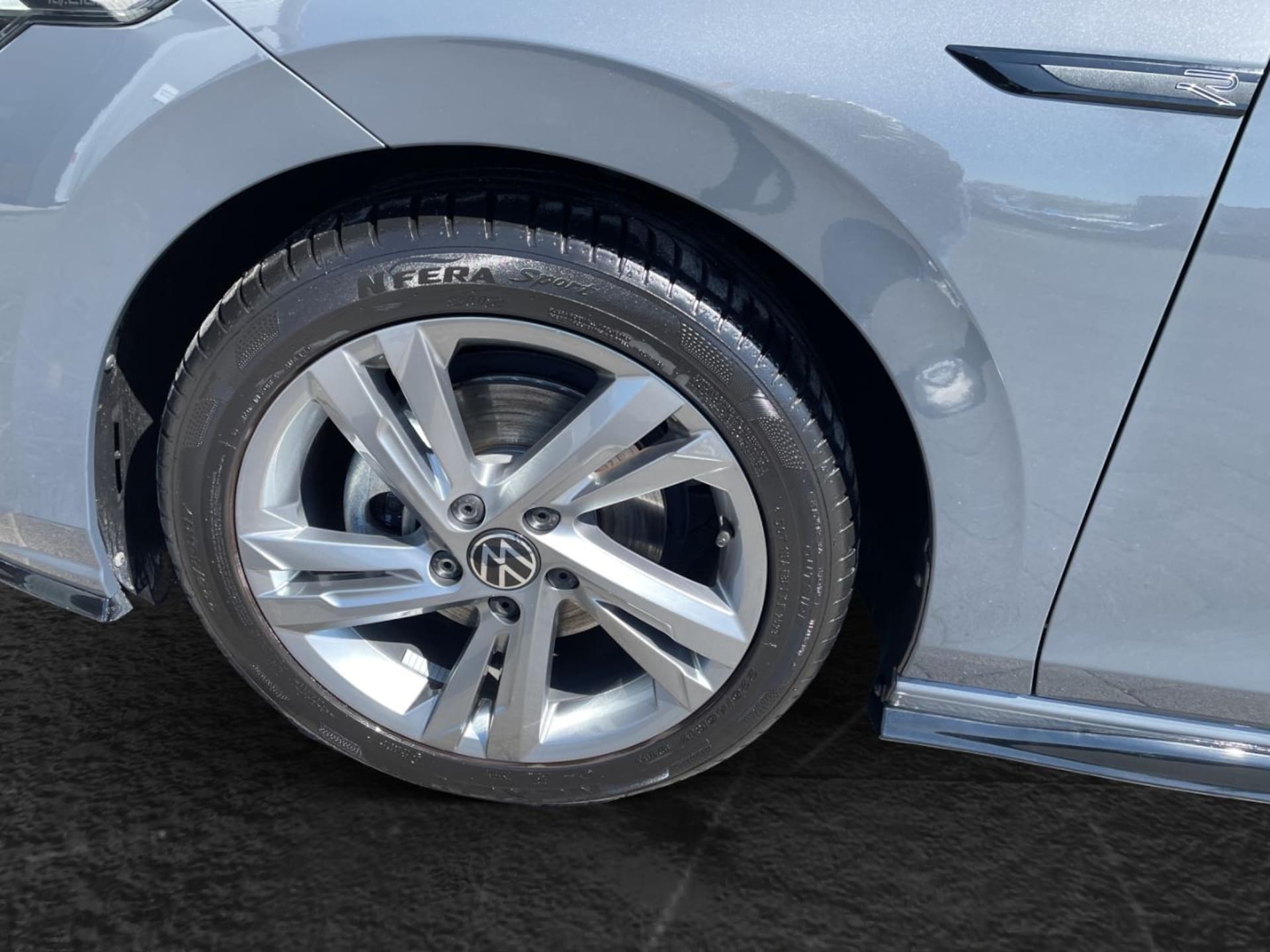 Volkswagen Golf R-Line