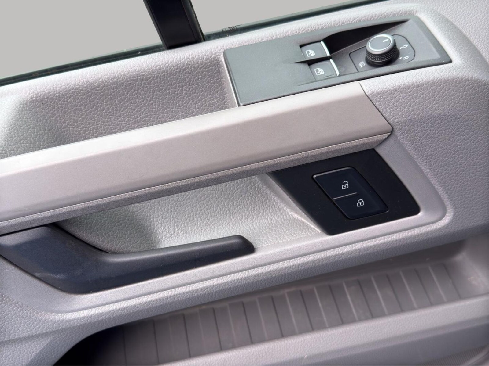 Volkswagen Crafter Kasten mittlerer Radstand – Bild 13