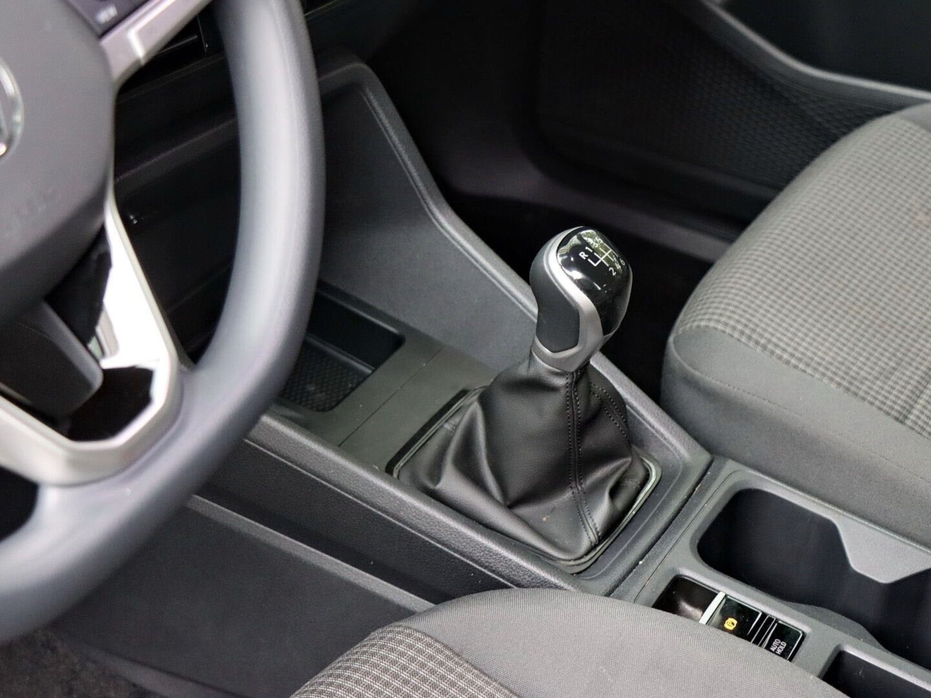 Volkswagen Caddy Basis-Modell