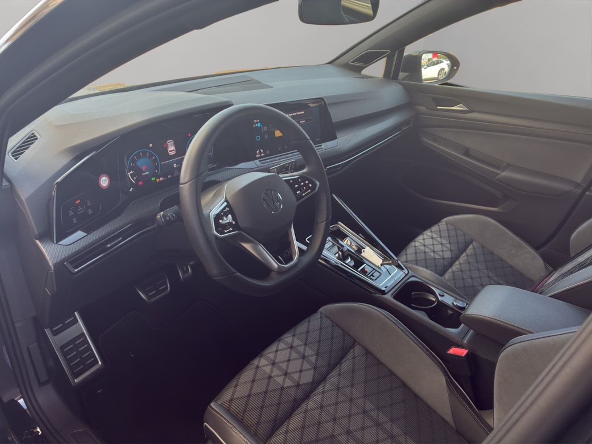 Volkswagen Golf R-Line