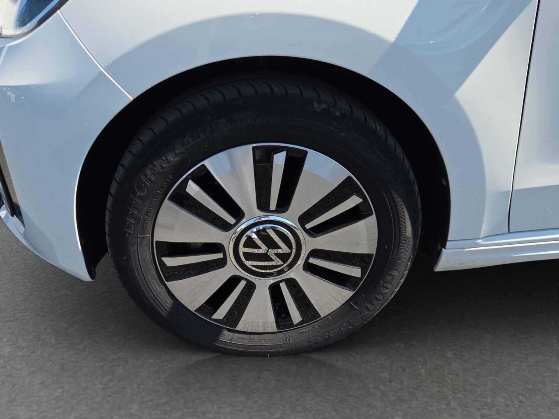 Volkswagen e-up! UNITED
