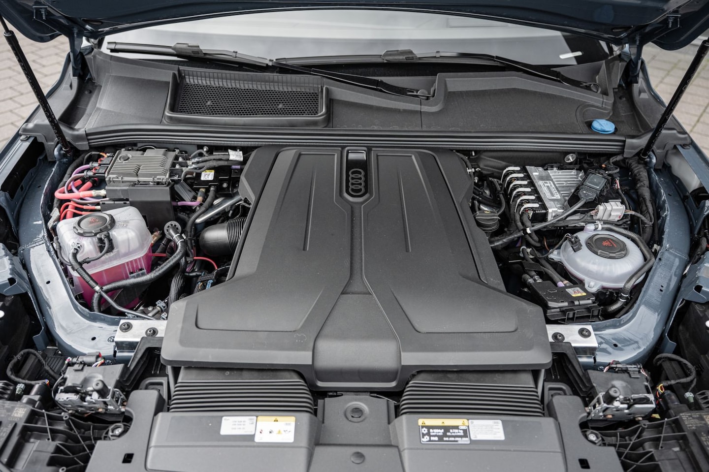 Bild über Audi Q7 SUV TDI quattro 220 kW tiptronic - für weitere Informationen kontaktieren Sie den Audi Partner