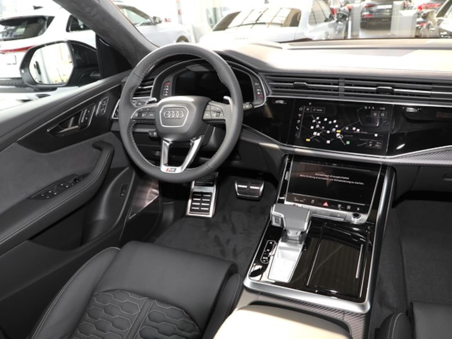 Bild über Audi RS Q8 SUV performance quattro tiptronic - für weitere Informationen kontaktieren Sie den Audi Partner