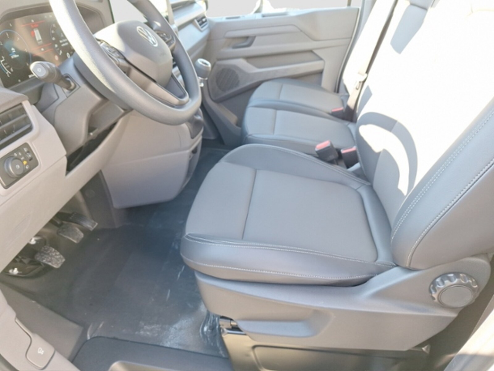 Volkswagen Transporter Kasten kurzer Radstand – Bild 10
