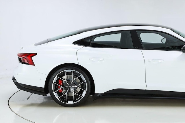 2026 Audi RS e-tron GT Performance Base - Photo 22