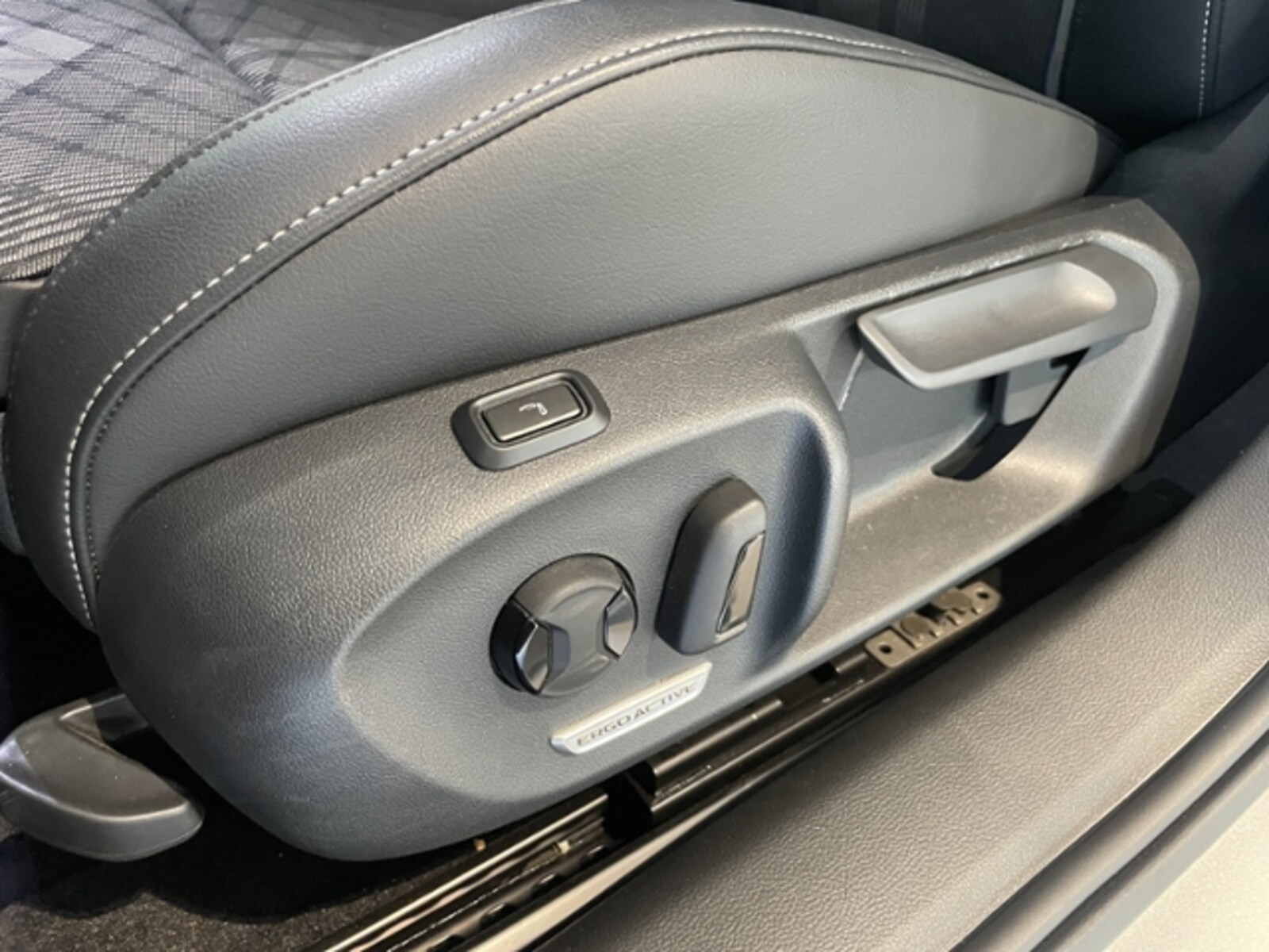 Volkswagen Passat – Bild 14
