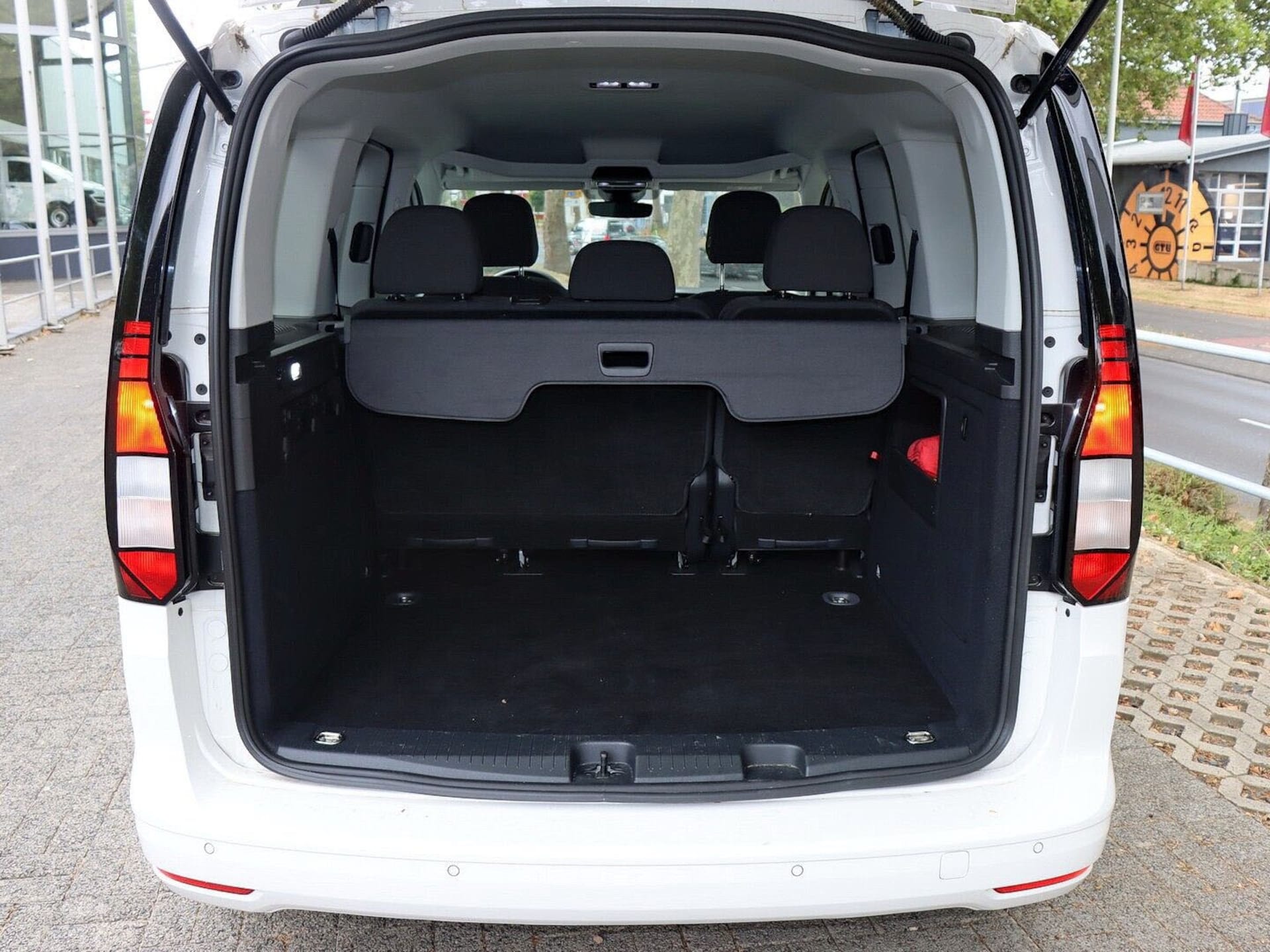 Volkswagen Caddy Basis-Modell
