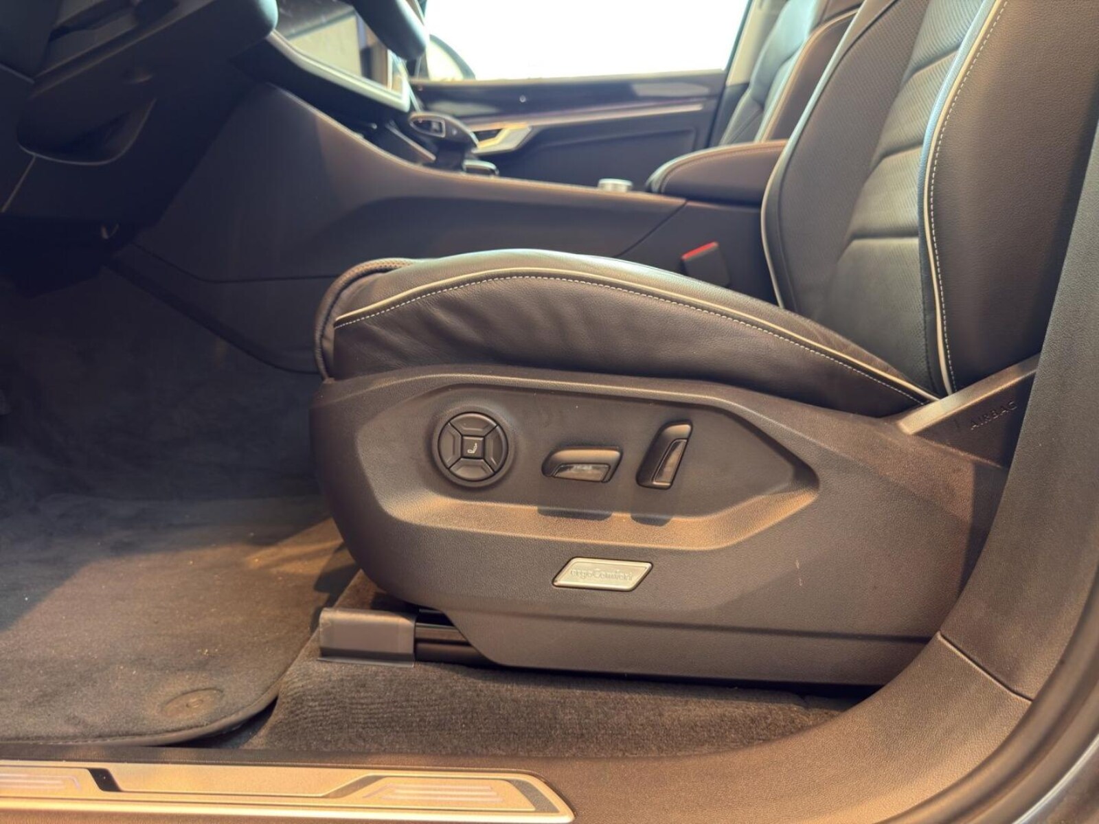 Volkswagen Touareg – Bild 22