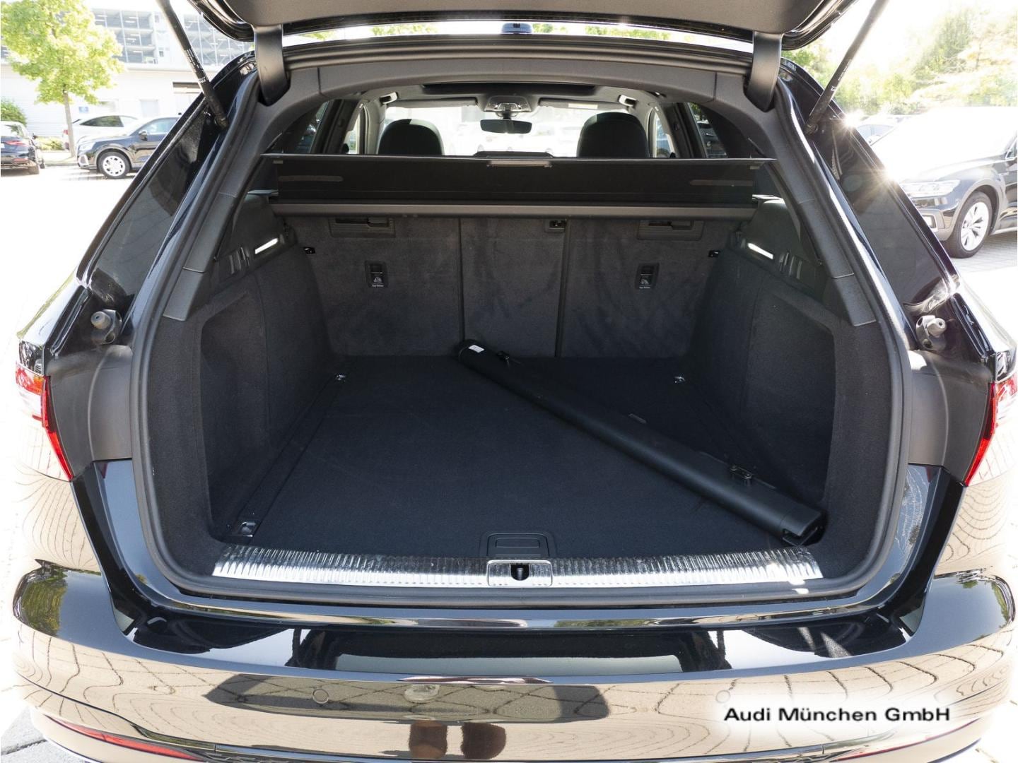 Bild über Audi A4 Avant S line 45 TFSI quattro S tronic - für weitere Informationen kontaktieren Sie den Audi Partner