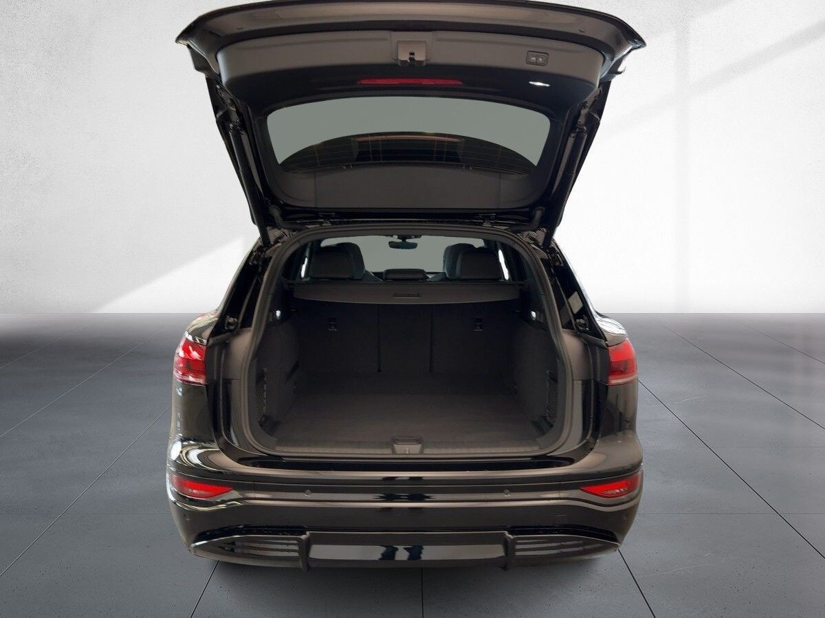 Image about Audi Q6 SUV e-tron e-tron quattro