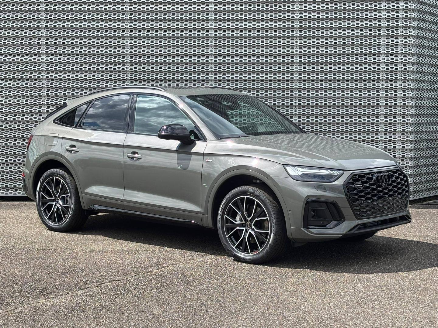 Image about Audi Q5 Sportback TFSI e Black Edition 50 TFSI e Hybride rechargeable quattro220(299)kW(ch)S tronic