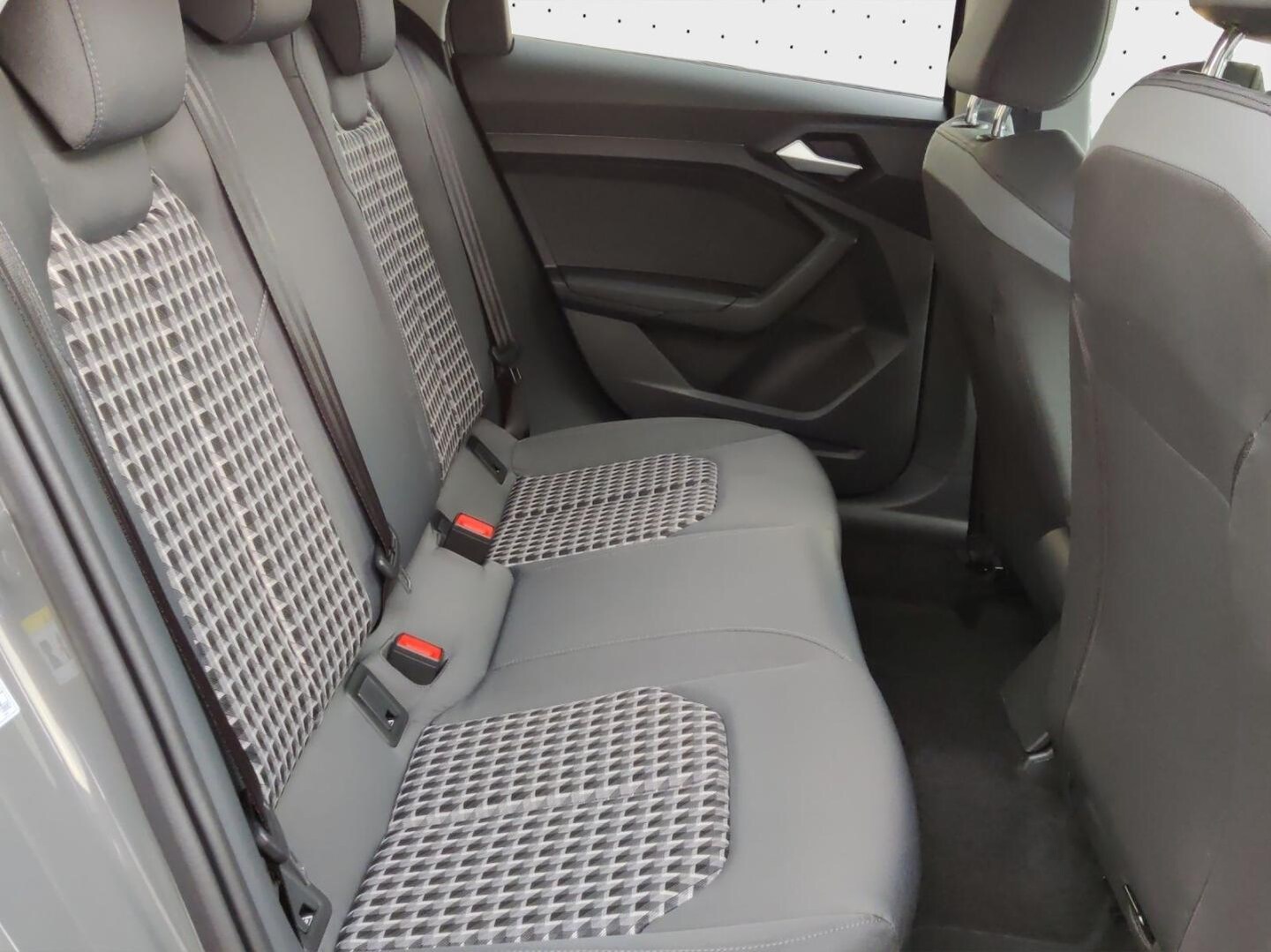 Bild über Audi A1 Sportback S line 35 TFSI S tronic - für weitere Informationen kontaktieren Sie den Audi Partner