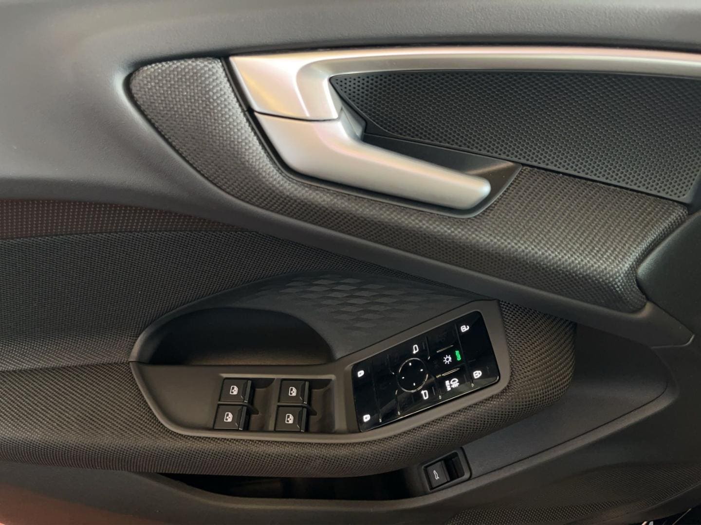 Bild über Audi A5 Avant TDI 150 kW S tronic - für weitere Informationen kontaktieren Sie den Audi Partner