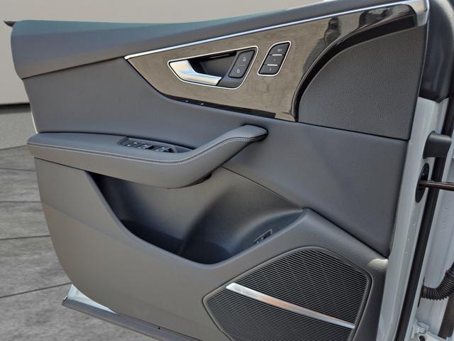 2026 Audi Q8 Premium Plus - Photo 15