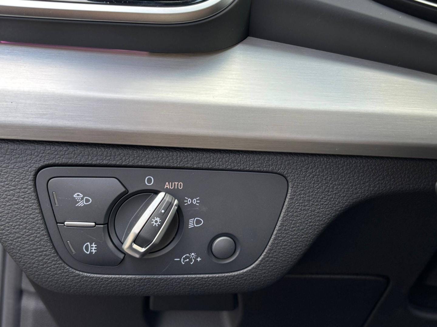 Image about Audi Q5 Sportback TFSI e Black Edition 50 TFSI e Hybride rechargeable quattro220(299)kW(ch)S tronic