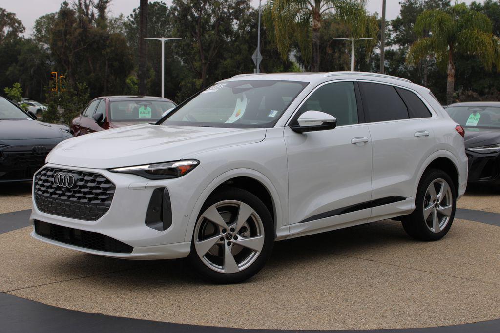 2025 Audi Q5 40 Premium Plus's photo