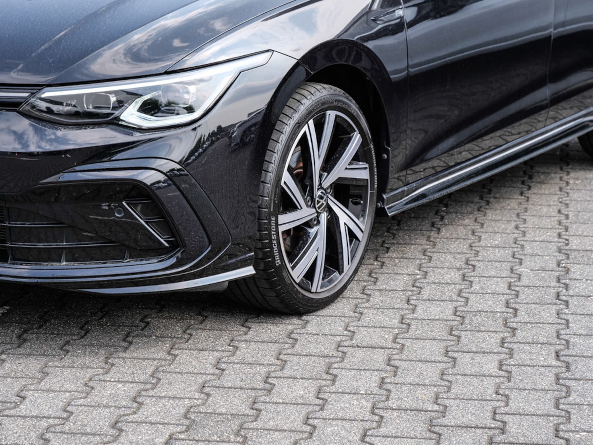Volkswagen Golf R-Line