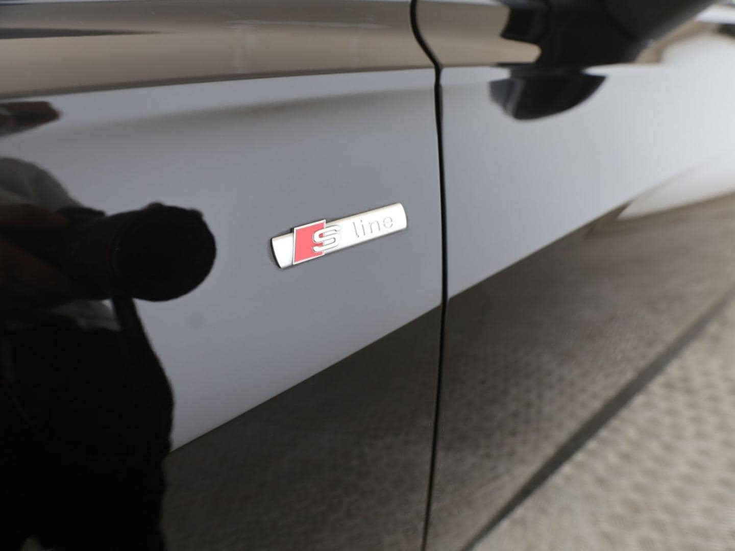 Bild über Audi A6 Avant TFSI e S line 55 TFSI e quattro S tronic - für weitere Informationen kontaktieren Sie den Audi Partner