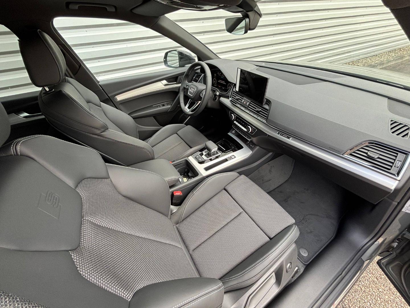 Image about Audi Q5 Sportback TFSI e Black Edition 50 TFSI e Hybride rechargeable quattro220(299)kW(ch)S tronic