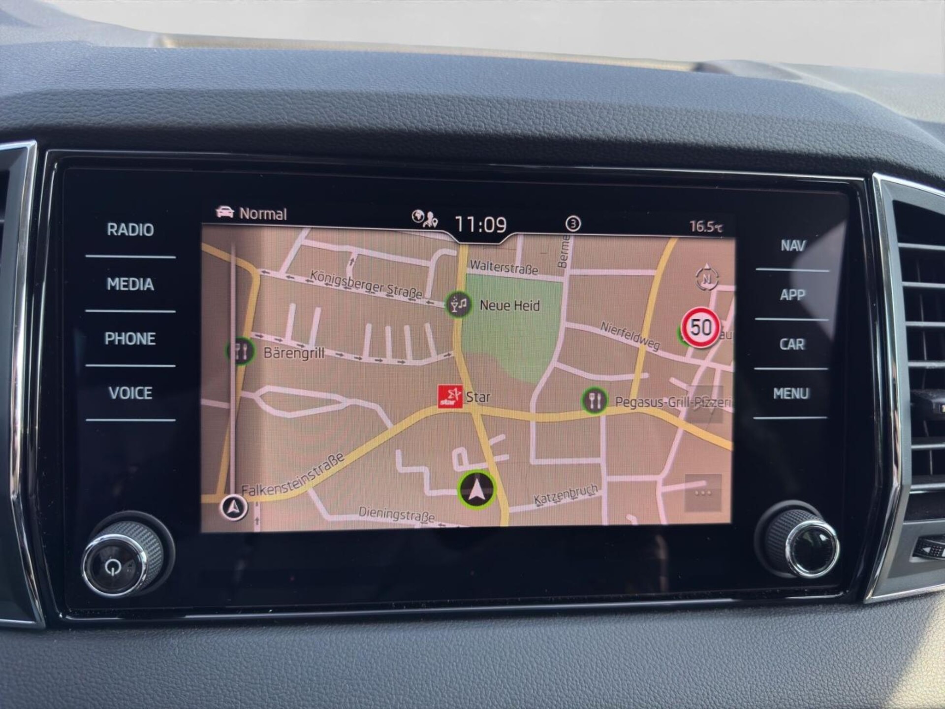 Skoda Karoq Selection