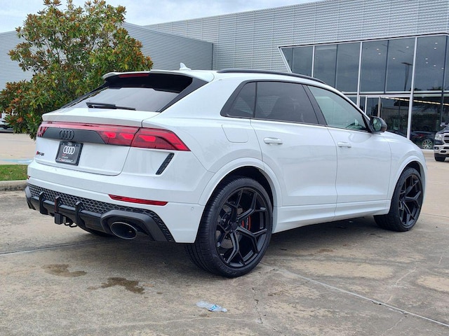 2026 Audi RS Q8 SUV performance