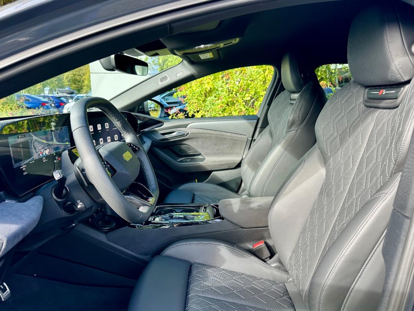 Bild über Audi A6 Avant e-tron S line business e-tron performance 270 kW - für weitere Informationen kontaktieren Sie den Audi Partner