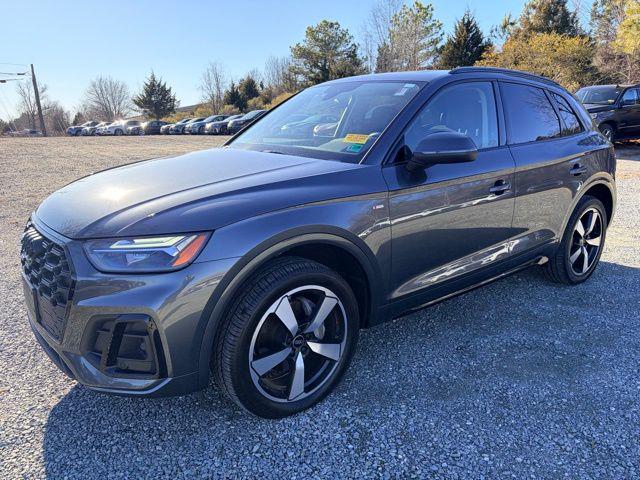 2022 Audi Q5 45 Premium Plus's photo