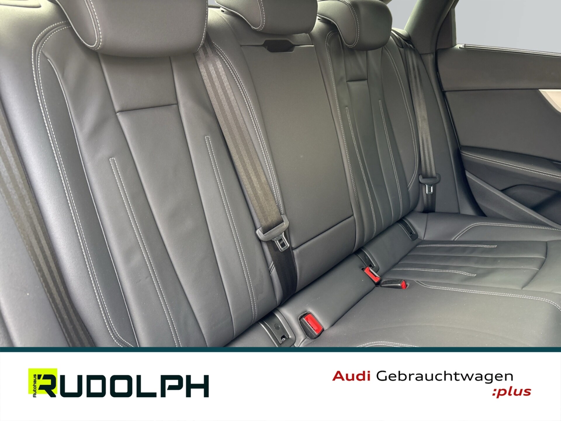 Audi A4 Limousine S line