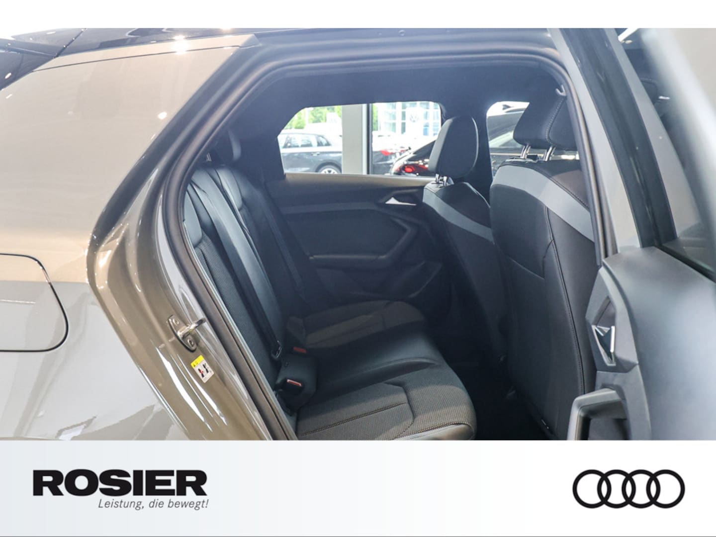 Bild über Audi A1 Sportback S line 40 TFSI S tronic - für weitere Informationen kontaktieren Sie den Audi Partner