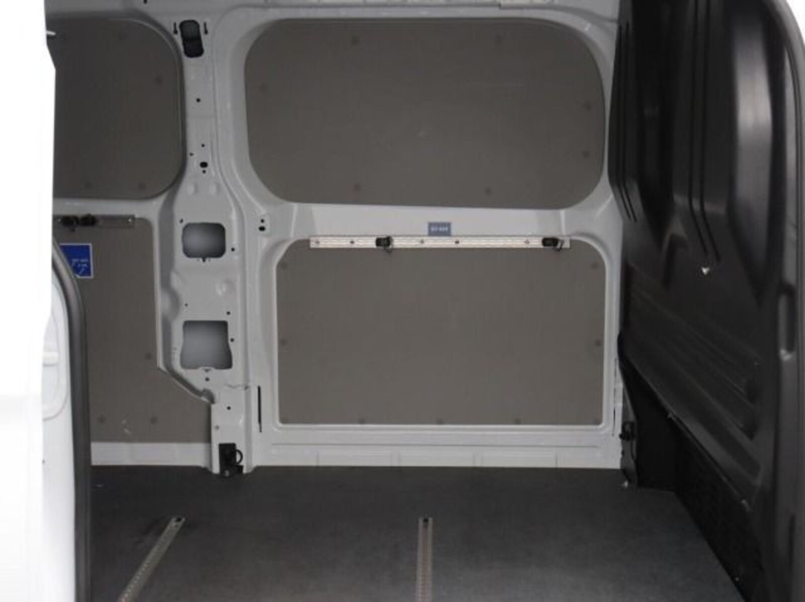 Volkswagen Transporter Kasten langer Radstand – Bild 8