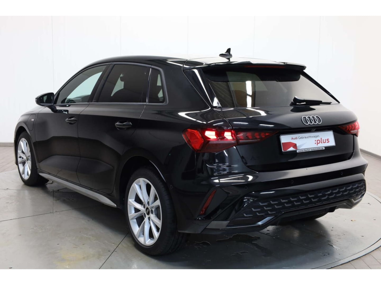 Bild über Audi A3 Sportback TFSI e S line 40 TFSI e S tronic - für weitere Informationen kontaktieren Sie den Audi Partner