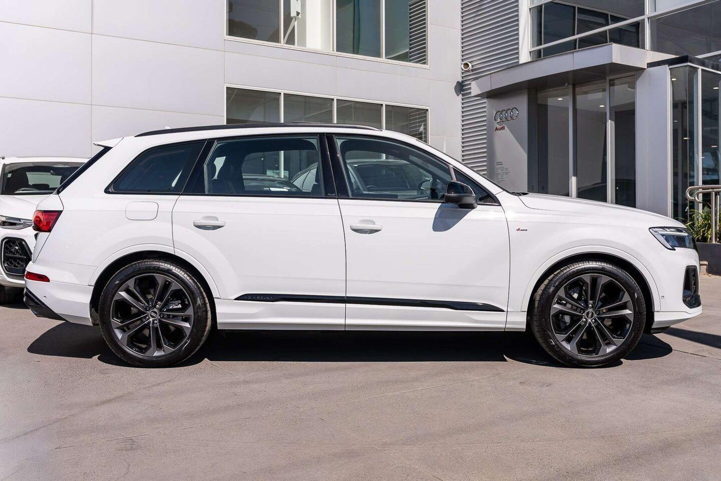 Image about Audi Q7 SUV TFSI quattro tiptronic