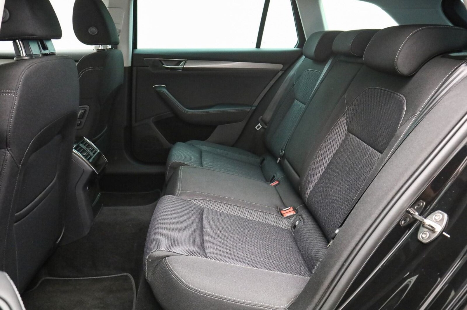Škoda Superb Combi – Bild 23