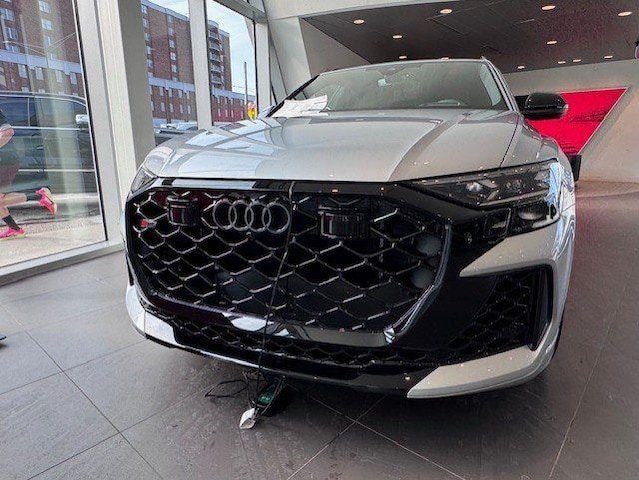 2026 Audi RS Q8 SUV performance