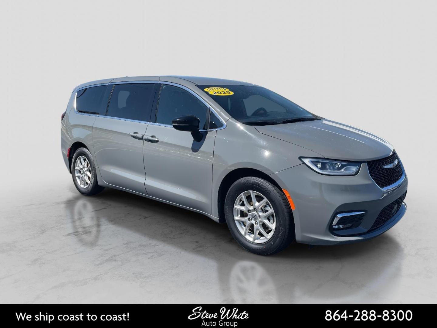 2025 Chrysler Pacifica Select's photo