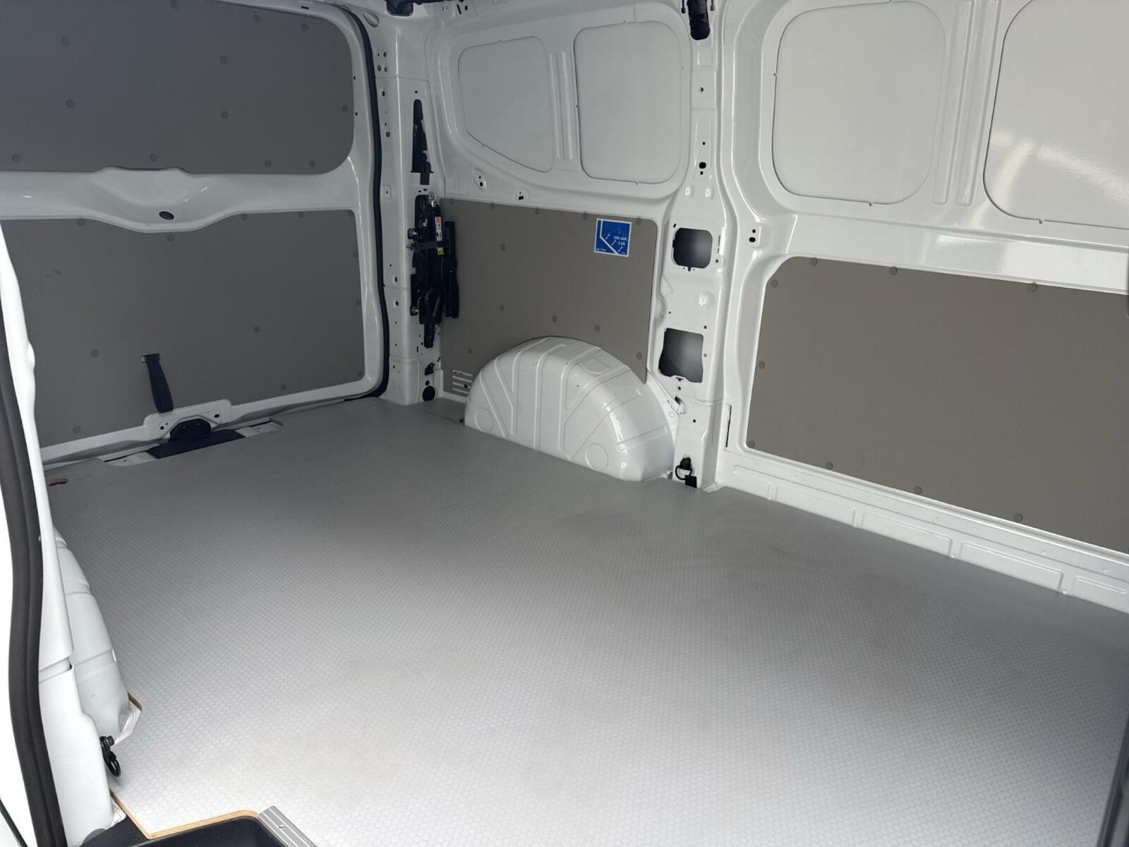 Volkswagen Transporter Kasten kurzer Radstand – Bild 14